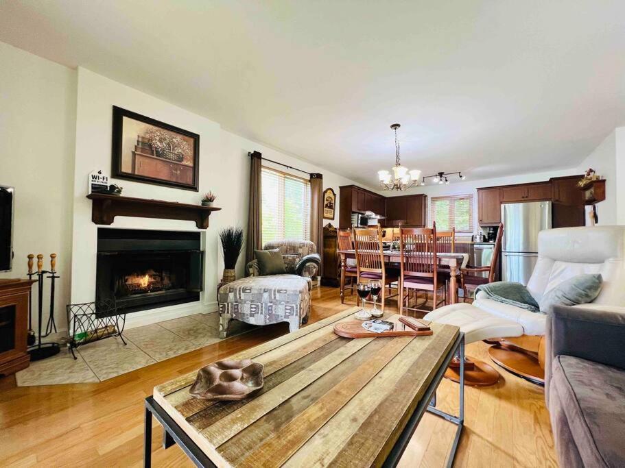 P Tit Boreal- 2 Minutes De La Plage Memphremagog Apartment ภายนอก รูปภาพ