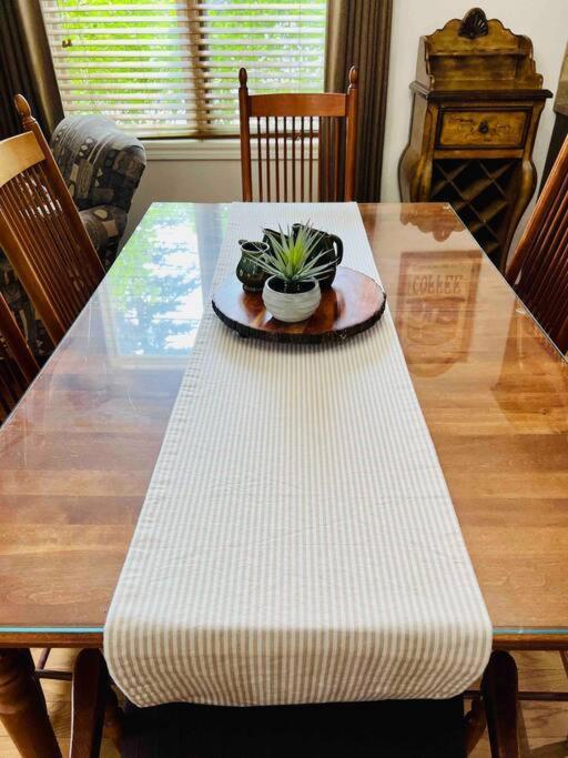 P Tit Boreal- 2 Minutes De La Plage Memphremagog Apartment ภายนอก รูปภาพ